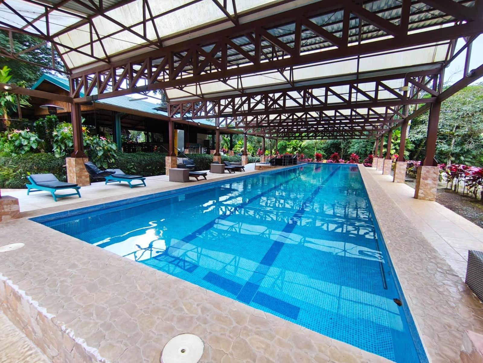 Avita Lodge Quesada  Exterior photo