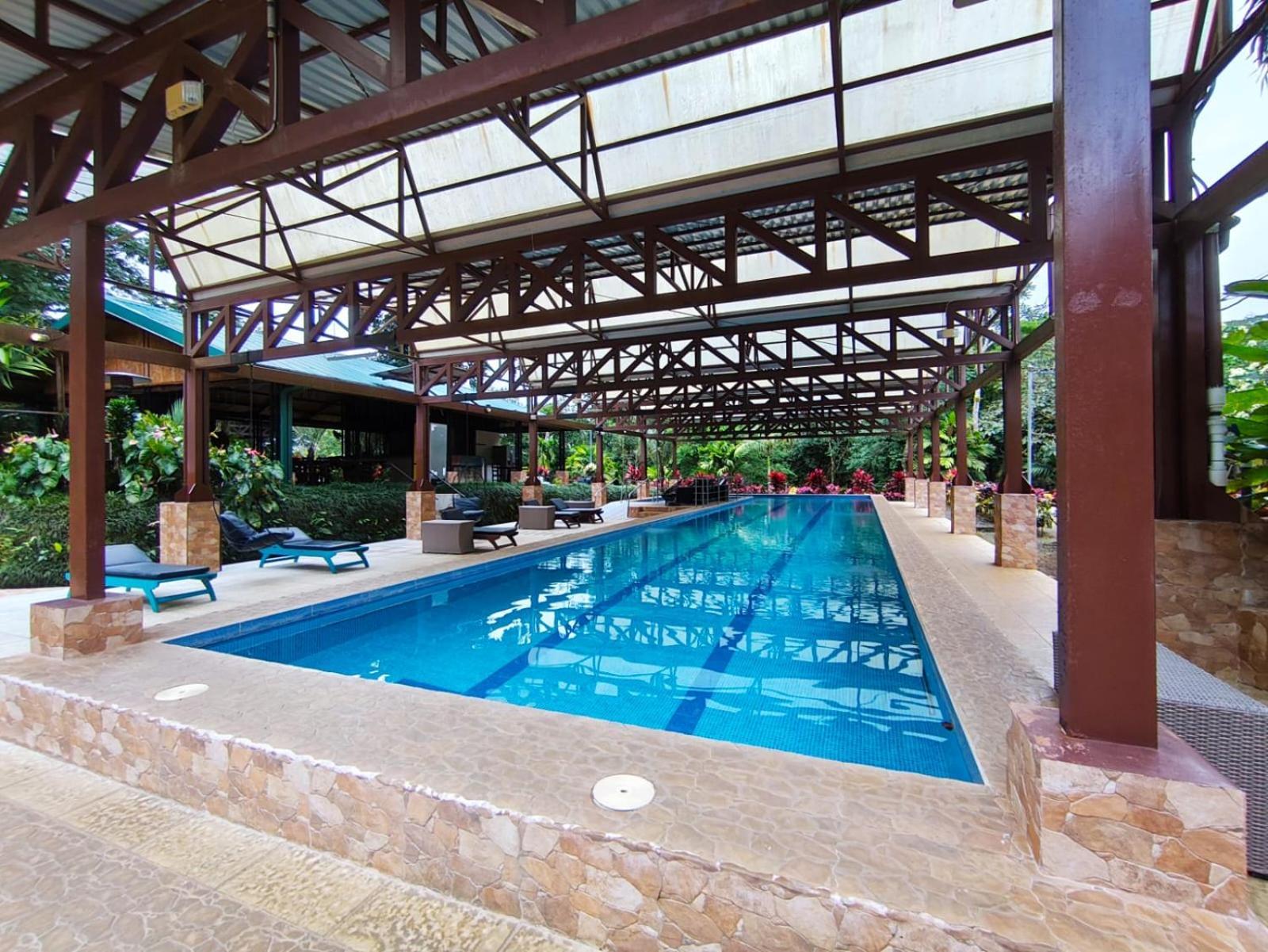 Avita Lodge Quesada  Exterior photo